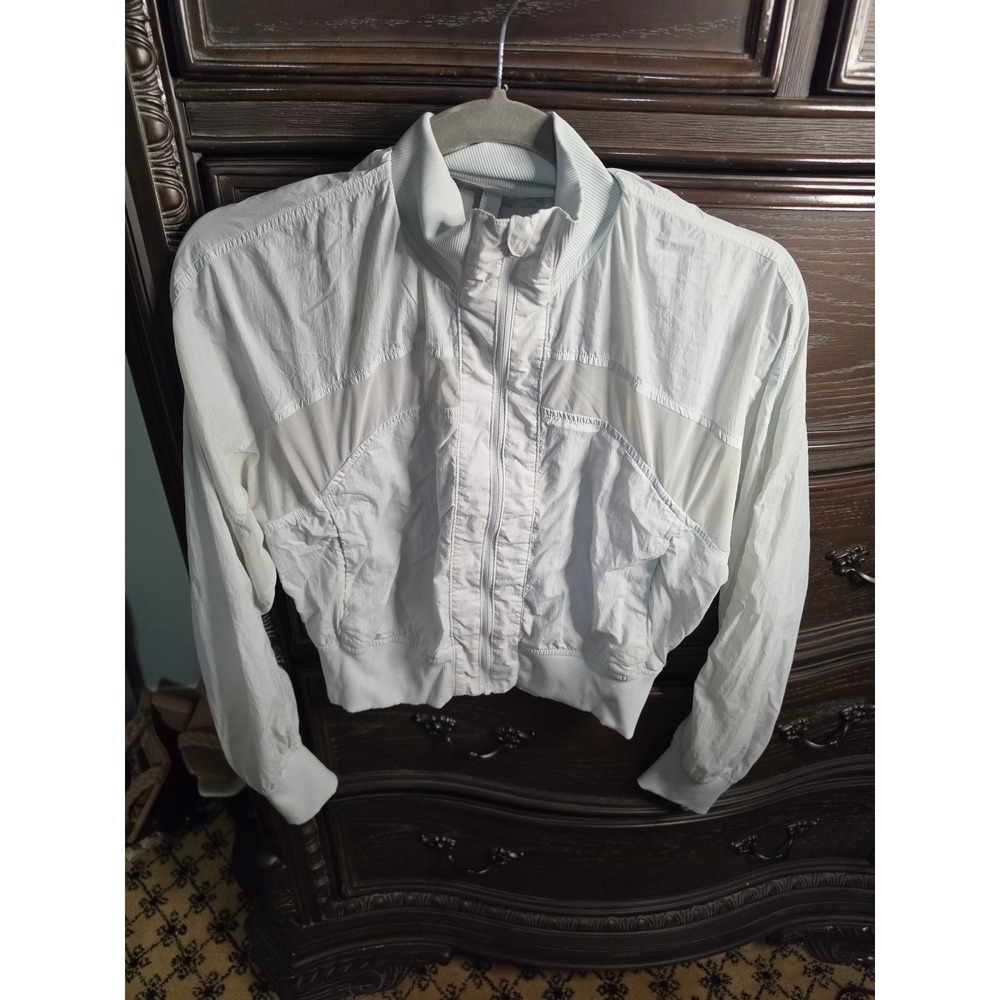 Lululemon Mesh Panel Bomber Jacket Mint Green Full Zip Athletic Size 2 LW4AX7S
